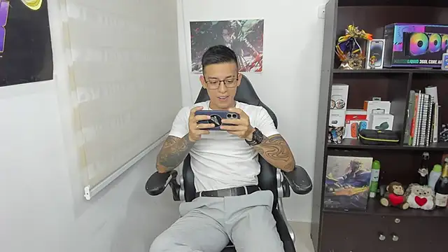 Snapshot of SIXXTOLOVE18 chatting on March 2025 01:39:01 AM SIXXTOLOVE18 online show from March 2025 01:39:01 AM