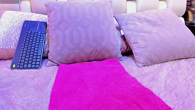 Salo Heaven online show from February 2025 08:03:02 PM