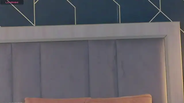 Snapshot of EmyLaveau chatting on November 2025 06:47:02 AM EmyLaveau online show from November 2025 06:47:02 AM