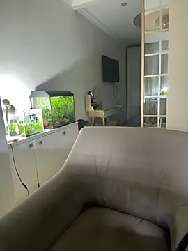 remirann  online show from February 2025 05:28:01 PM