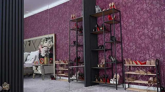 Snapshot of MishaBrizo chatting on November 2025 07:42:02 AM MishaBrizo online show from November 2025 07:42:02 AM