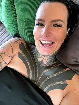 InkedBiitch online show from October 2025 08:53:02 AM
