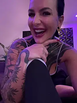 InkedBiitch online show from October 2025 06:11:01 AM