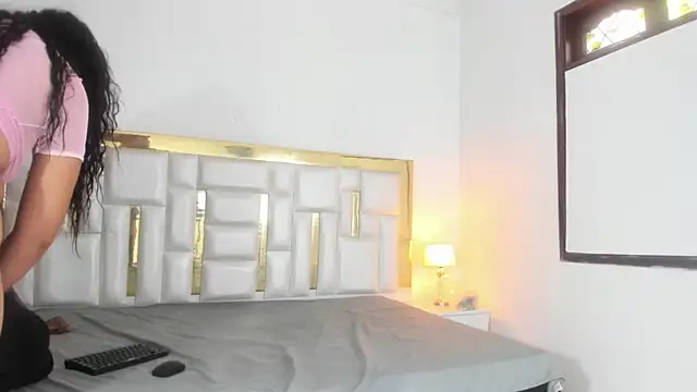 Kylieandjhonny online show from March 2025 08:00:01 PM