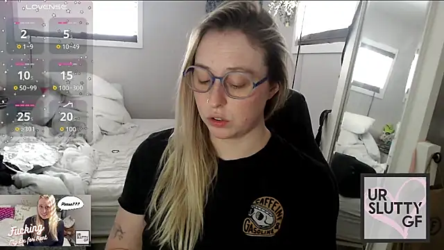 Snapshot of ursluttygf chatting on December 2024 08:40:02 PM ursluttygf online show from December 2024 08:40:02 PM