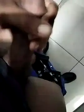 Snapshot of TitularAdaption chatting on October 2025 12:58:01 PM TitularAdaption online show from October 2025 12:58:01 PM