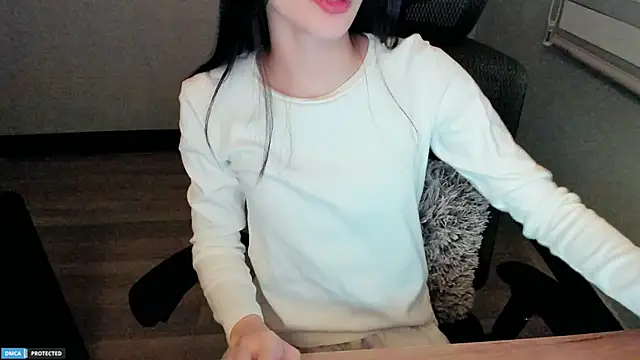 Snapshot of Ayase_momo chatting on January 2025 01:50:01 AM Ayase momo online show from January 2025 01:50:01 AM