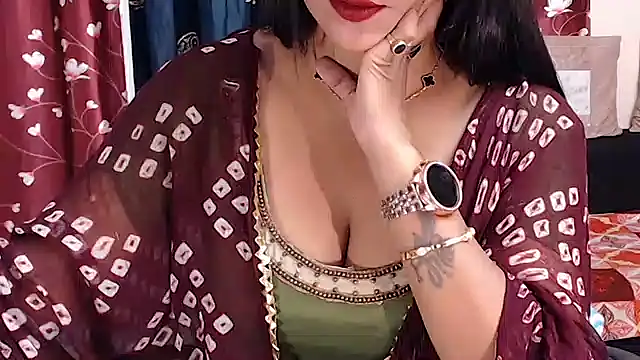 Snapshot of Naiaa-mylove chatting on June 2026 06:33:02 AM Naiaa-mylove online show from June 2026 06:33:02 AM