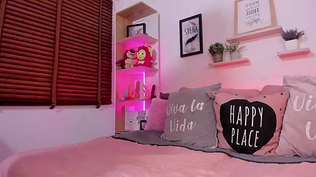 Nata Villalobos online show from March 2026 03:13:01 AM