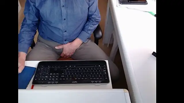 dutchpornking online show from February 2026 03:19:01 PM