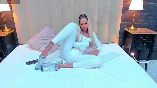 MelanieLexxx online show from December 2024 06:45:01 PM