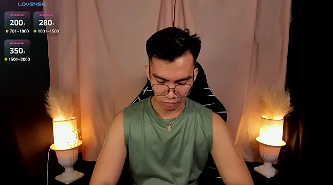 000batman000 online show from February 2025 01:40:02 AM