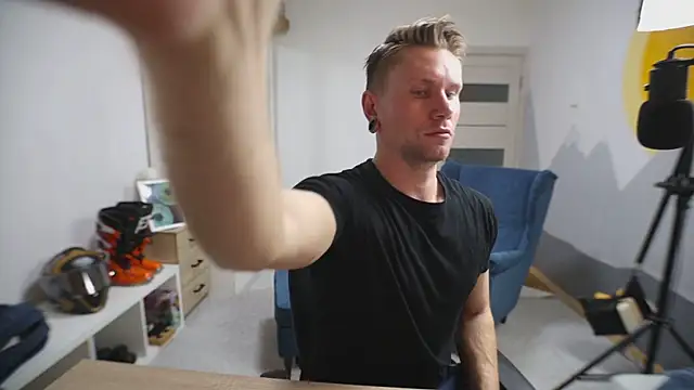 kevin-park online show from October 2025 12:24:01 PM