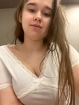 HornyGirlH online show from December 2025 02:05:02 AM