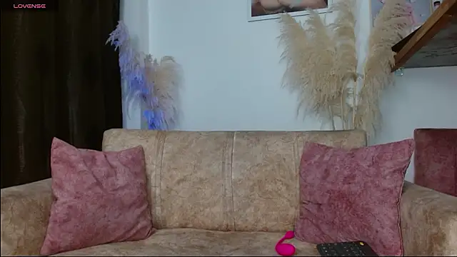 veronica villalba online show from February 2026 12:39:01 AM