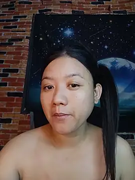 Snapshot of Urchanel chatting on May 2026 12:17:01 AM Urchanel online show from May 2026 12:17:01 AM
