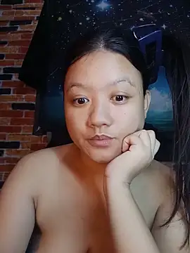 Snapshot of Urchanel chatting on May 2026 10:51:01 PM Urchanel online show from May 2026 10:51:01 PM