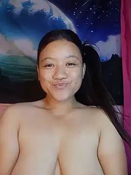 Snapshot of Urchanel chatting on June 2026 12:33:01 PM Urchanel online show from June 2026 12:33:01 PM