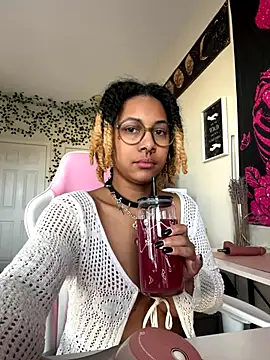 Snapshot of goddessxdreaxo chatting on November 2025 01:44:01 PM goddessxdreaxo online show from November 2025 01:44:01 PM