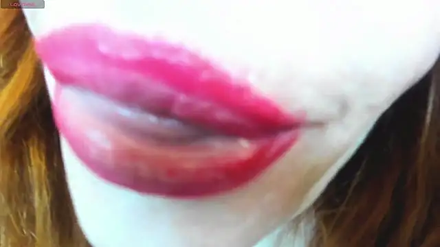 Snapshot of softlysoftlyasbeauty chatting on March 2025 07:04:02 PM softlysoftlyasbeauty online show from March 2025 07:04:02 PM
