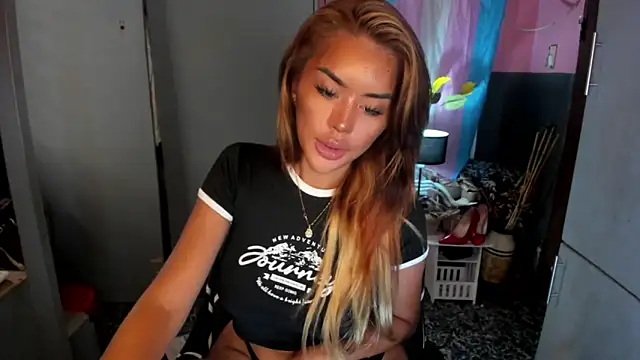 QuiinMollyXxX online show from June 2026 01:50:01 AM