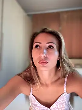 YOUR-KARINA online show from November 2025 08:39:02 AM