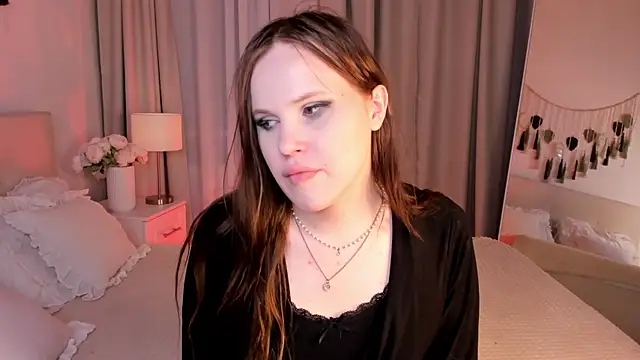 EffieMinki online show from July 2026 09:43:01 PM