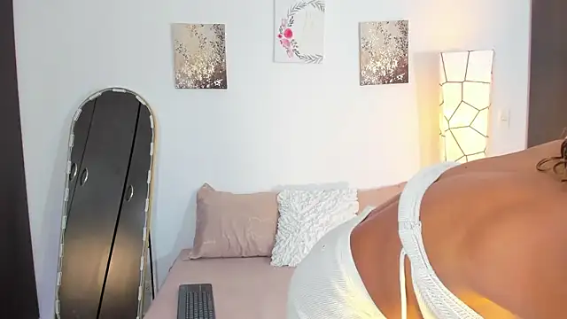 SarahCinnamon- online show from March 2026 08:15:01 PM