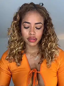 SarahCinnamon- online show from March 2026 06:41:01 PM