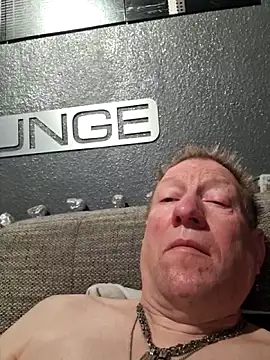 tomtom111111 online show from February 2026 11:17:01 PM