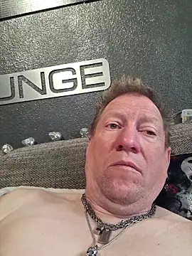 Snapshot of tomtom111111 chatting on April 2026 01:42:02 PM tomtom111111 online show from April 2026 01:42:02 PM