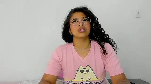 Snapshot of moana_taylor chatting on March 2025 06:20:02 PM moana taylor online show from March 2025 06:20:02 PM