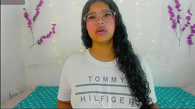 Snapshot of moana_taylor chatting on September 2025 09:53:02 AM moana taylor online show from September 2025 09:53:02 AM
