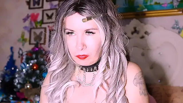 Snapshot of DirtySlut chatting on December 2024 08:15:01 PM DirtySlut online show from December 2024 08:15:01 PM