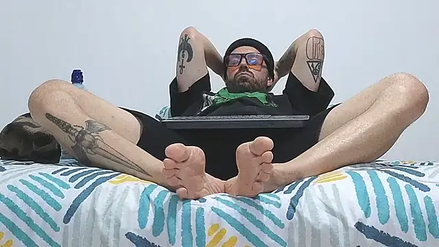 Snapshot of MattxFeet chatting on March 2026 11:48:02 PM MattxFeet online show from March 2026 11:48:02 PM