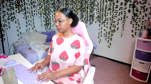 violeta milleer online show from September 2025 03:13:01 PM