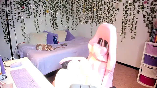 violeta milleer online show from October 2025 04:50:01 PM