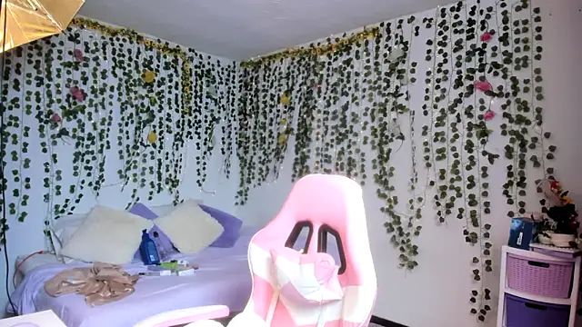 violeta milleer online show from November 2025 05:37:02 PM