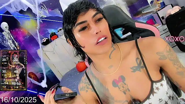 Snapshot of Nella_Dolls chatting on October 2025 06:58:02 AM Nella Dolls online show from October 2025 06:58:02 AM