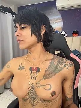 Snapshot of Nella_Dolls chatting on November 2025 12:55:01 PM Nella Dolls online show from November 2025 12:55:01 PM