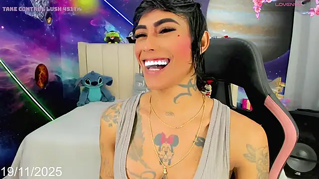 Snapshot of Nella_Dolls chatting on November 2025 10:37:02 AM Nella Dolls online show from November 2025 10:37:02 AM