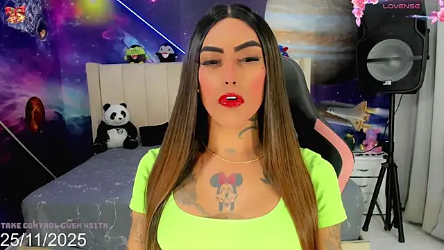 Snapshot of Nella_Dolls chatting on November 2025 10:43:02 PM Nella Dolls online show from November 2025 10:43:02 PM