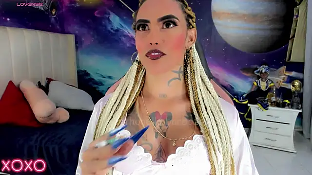Snapshot of Nella_Dolls chatting on August 2026 03:25:01 PM Nella Dolls online show from August 2026 03:25:01 PM