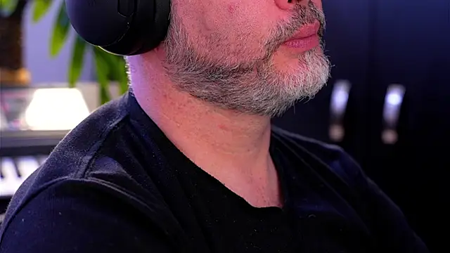 Sanders White online show from September 2025 04:05:02 AM