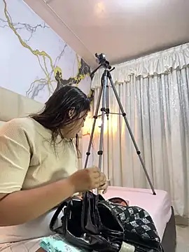 Lia sexx online show from March 2026 12:00:01 PM