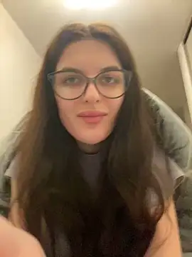 little belucci online show from February 2025 07:29:01 PM