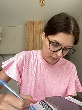 little belucci online show from September 2025 10:04:02 AM