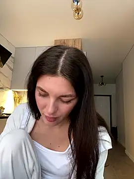 little belucci online show from January 2026 02:11:01 PM