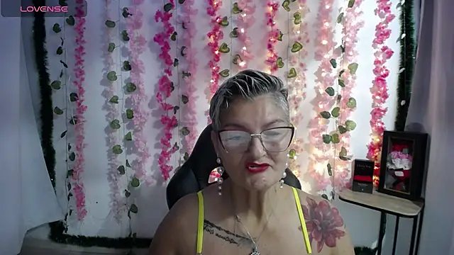 bety-cum2 online show from February 2025 01:06:01 PM