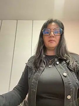 SWEETLILY18 online show from February 2025 02:45:01 PM